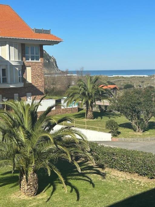 Playa De Berria -Apartamento Con Piscina Y Vistas Al Mar Сантонья Экстерьер фото