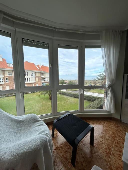 Playa De Berria -Apartamento Con Piscina Y Vistas Al Mar Сантонья Экстерьер фото