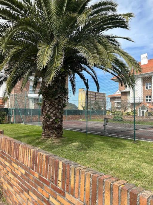 Playa De Berria -Apartamento Con Piscina Y Vistas Al Mar Сантонья Экстерьер фото